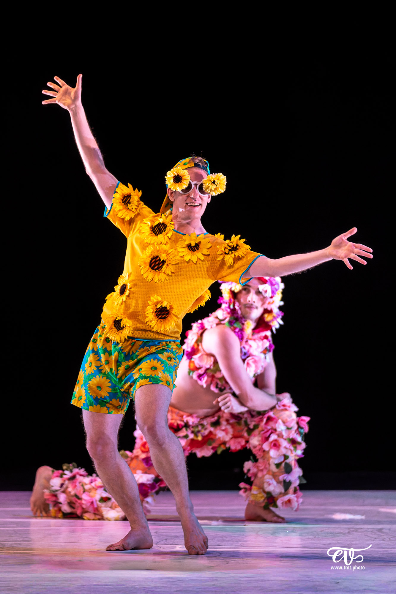 A4 (COMME LA FEUILLE) CIE CHICOS MAMBO